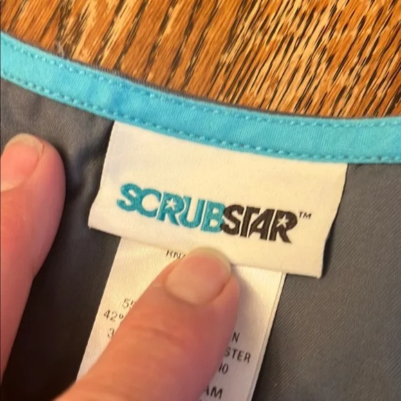 Scrubstar Gray Short Sleeve Tee for Effortless Style - Picture 2 of 4